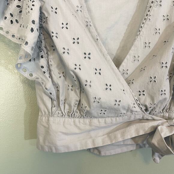 Intermix Wrap Crop Top Size 4 Blue Surplice Eyelet Ruffle Boho Feminine Romantic - Picture 7 of 12